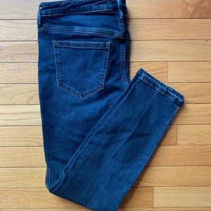 Free people dark wash skinny jean